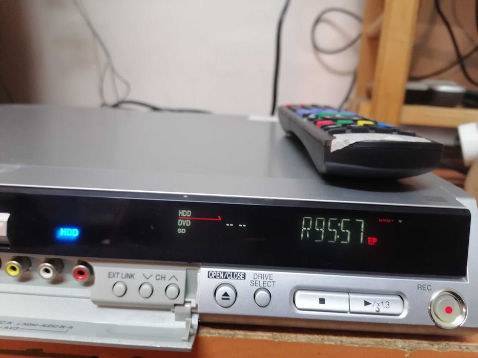 Nagrywarka Panasonic DMR-EH52 DVD-rw Recorder/HDD 80GB Pilot
