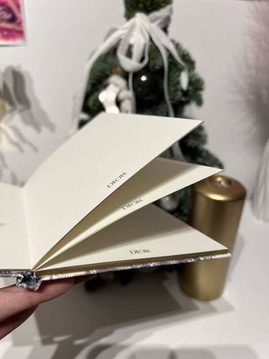 Notatnik Dior, idealny na prezent.