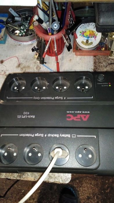 UPS 400, utrzymanie napiecia komputera