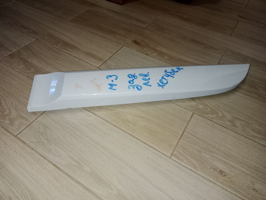 Молдинг Рено Меган 3 хетчбэк