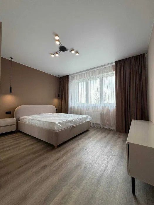 Продаж 2-кім. квартири 75 м.кв., в. Тролейбусна