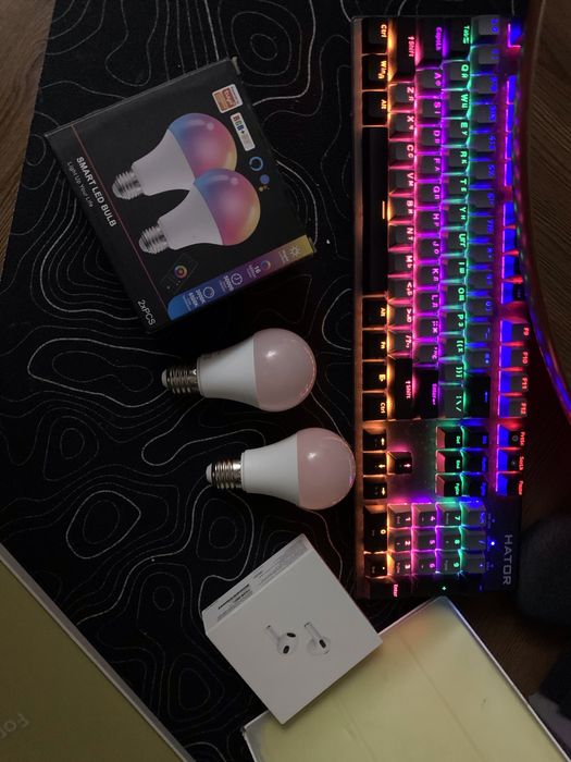 Розумна лампочка tuya