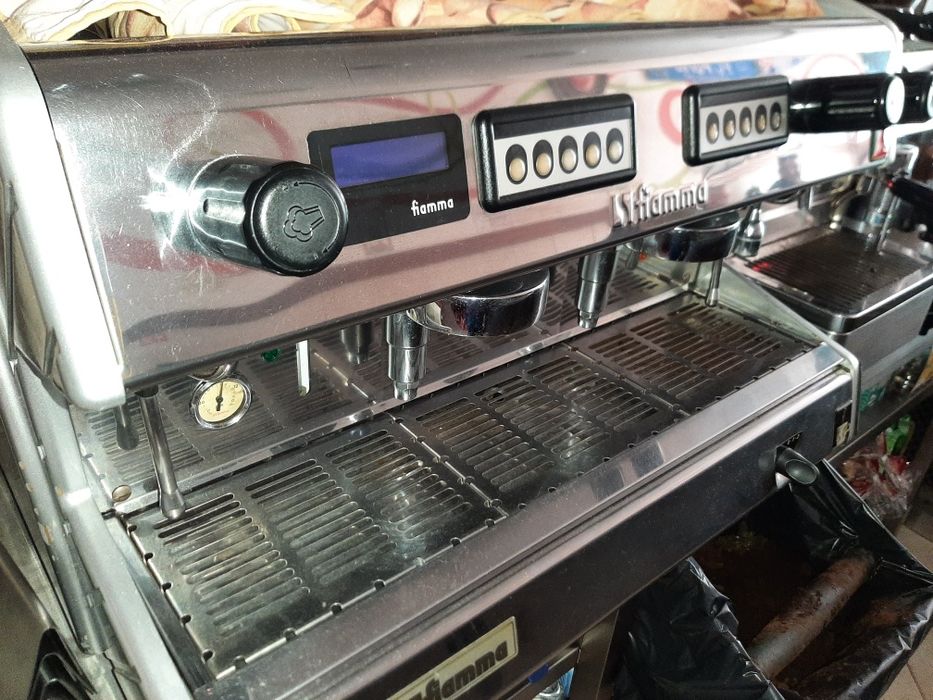 Máquina de café industrial digital Fiamma