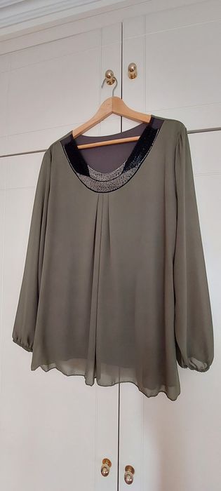 Blusa NOvA verde seco missangas brilhantes
