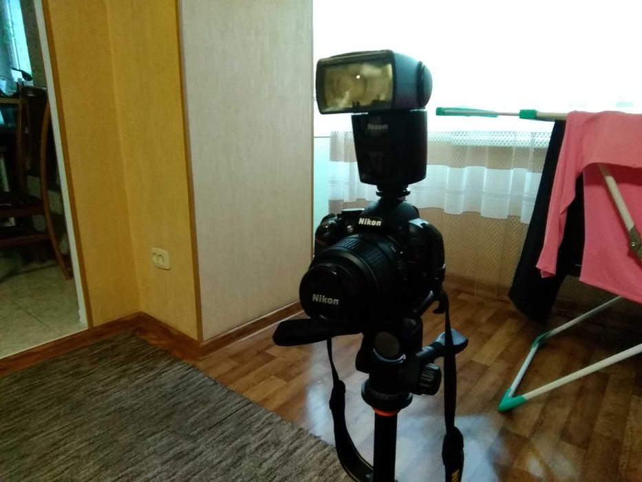 Продам гарний фотоаппарат Nikon D3100