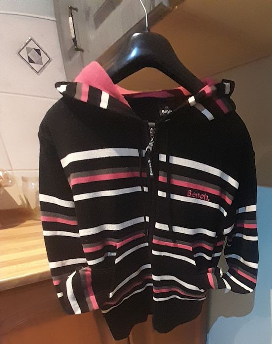 Sweter rozpinany z kapturem 42
