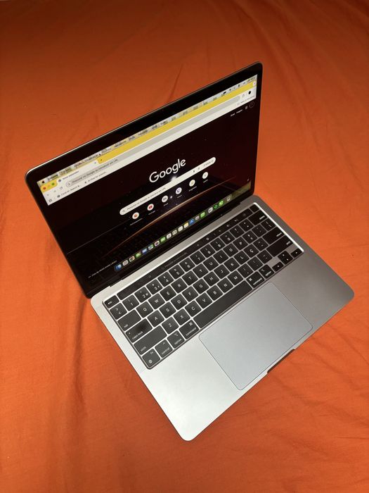 MacBook Pro M1 13” 2020 | 16GB RAM | 256GB SSD | Garantia