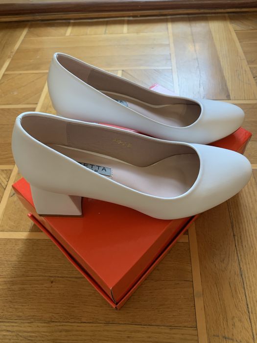 Туфлі жіночі білі весільні розмір 36