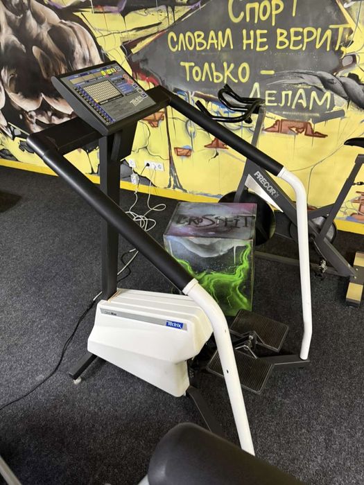 Тренажёр степпер Tectrix Climb Max, Орбитрек  Technogym