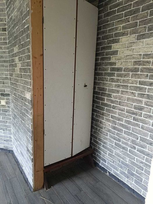 Земельна ділянка з будинком