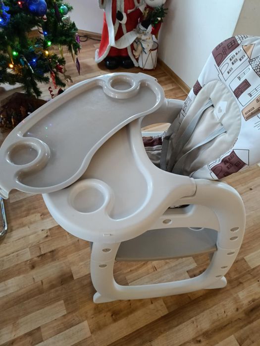 Krzesełko do karmienia Caretero