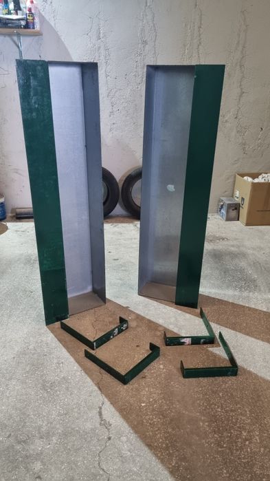 Dois canteiros ou bebedouros novos