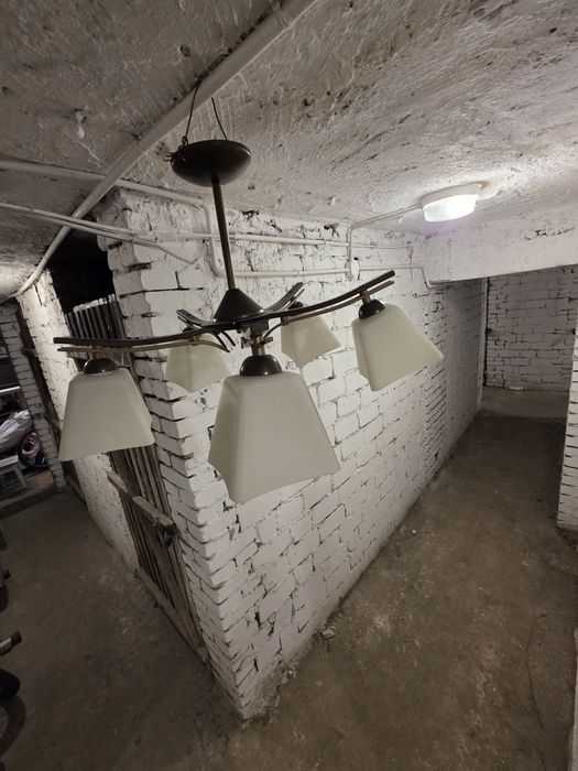 Lampa sufitowa z możliwością ustawiania ramion