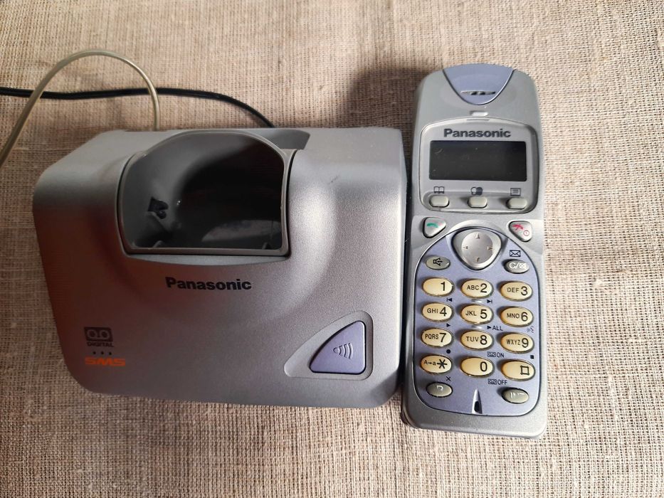 Цифровий pадіотелефон Panasonic KX-TCD775 з автовідповідачем