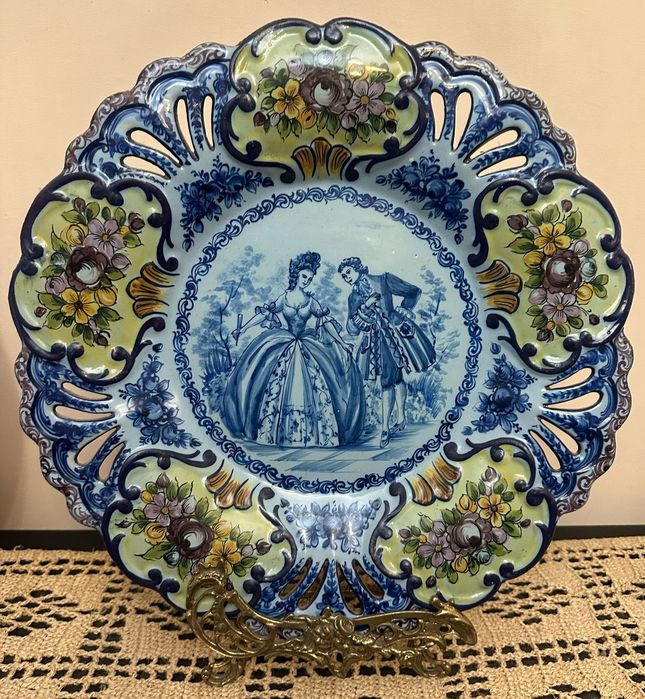 Pratão em faiança O.A.L. 39,5cm