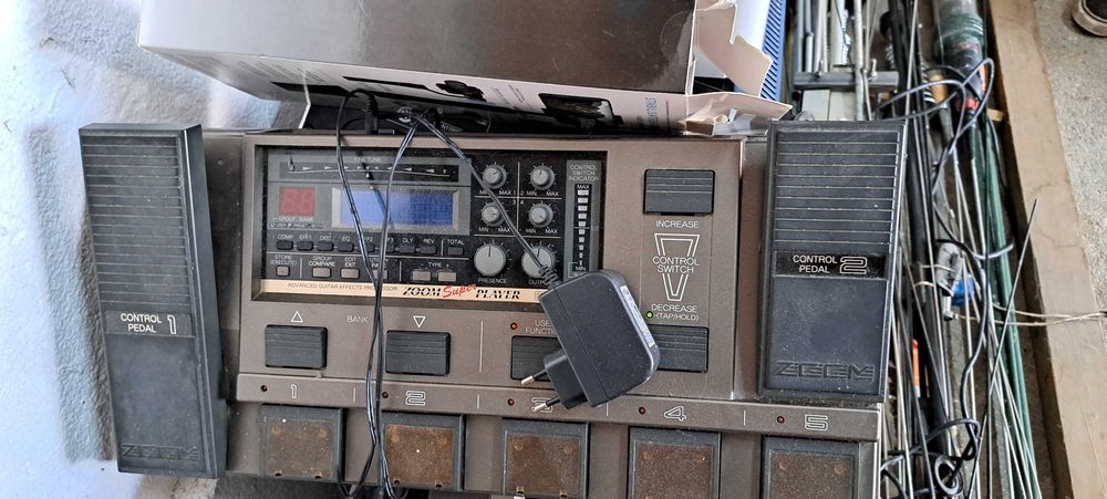 Equipamento rack Behringer