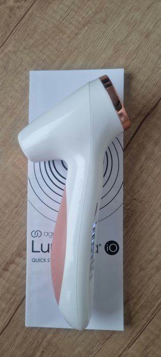 LumiSpa iO urządzenie  do twarzy
