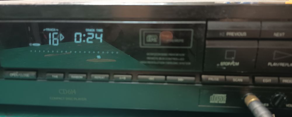 Odtwarzacz CD Philips CD614