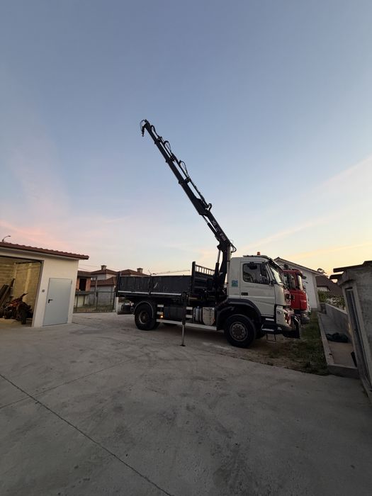 Volvo FMX 4x4 com grua e bascúla