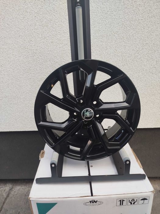 A440#Alufelgi Uzywane  17" 5x112 Et 40 7J Vw Skoda Audi