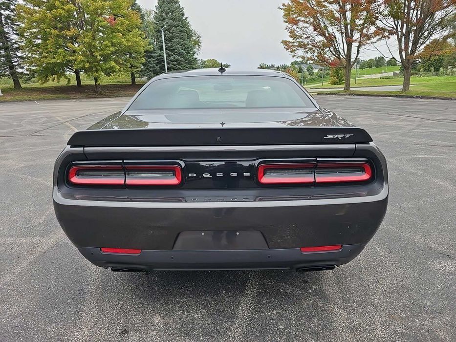 Dodge Challenger SRT Hellcat      2017