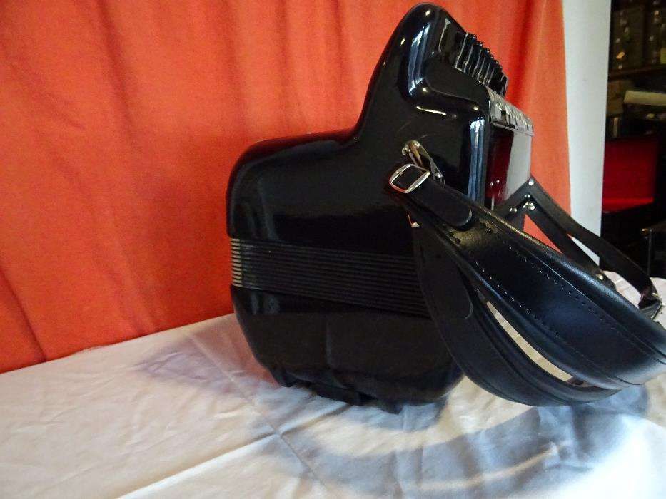 Acordeao Cavagnolo 4 Voz 120 Baixos N. 5