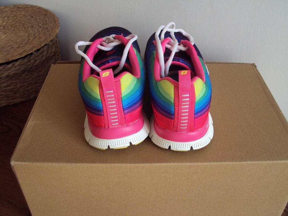 Sprzedam buty damskie sportowe Skeczers