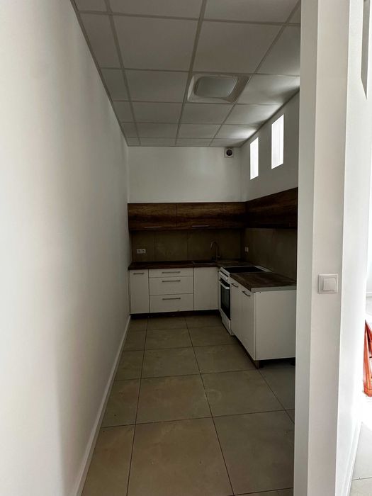 wynajem hali wraz z biurem