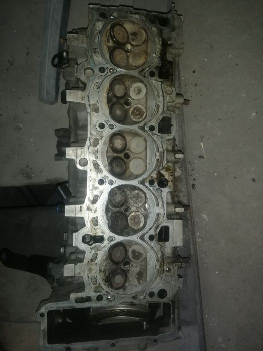 Продам головки блока AUDI S6 5.2L.