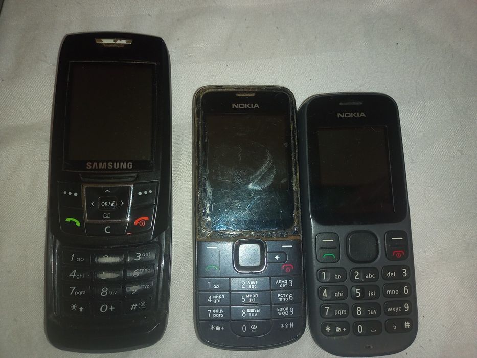 Лот клавішних телефонів Samsung, Siemens