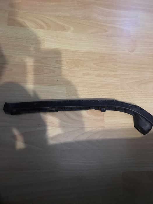 Кронштейн,направляюча бампера пассат б4 ліва сторона