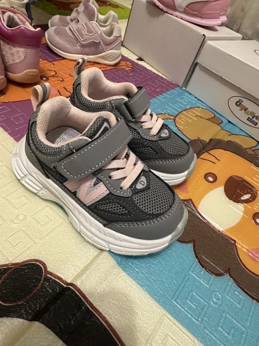 Взуття для дівчинки