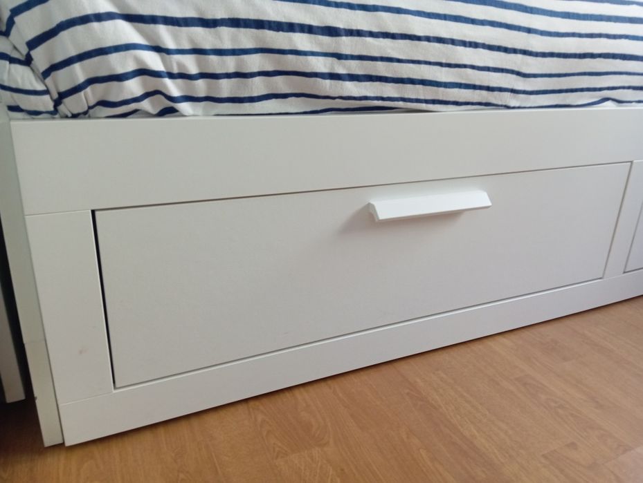 Cama IKEA Brimnes  + 2 colchões
