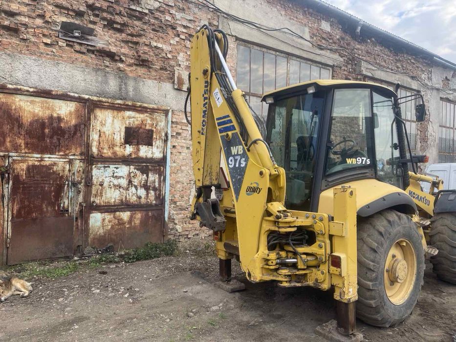 Екскаватор навантажувач komatsy