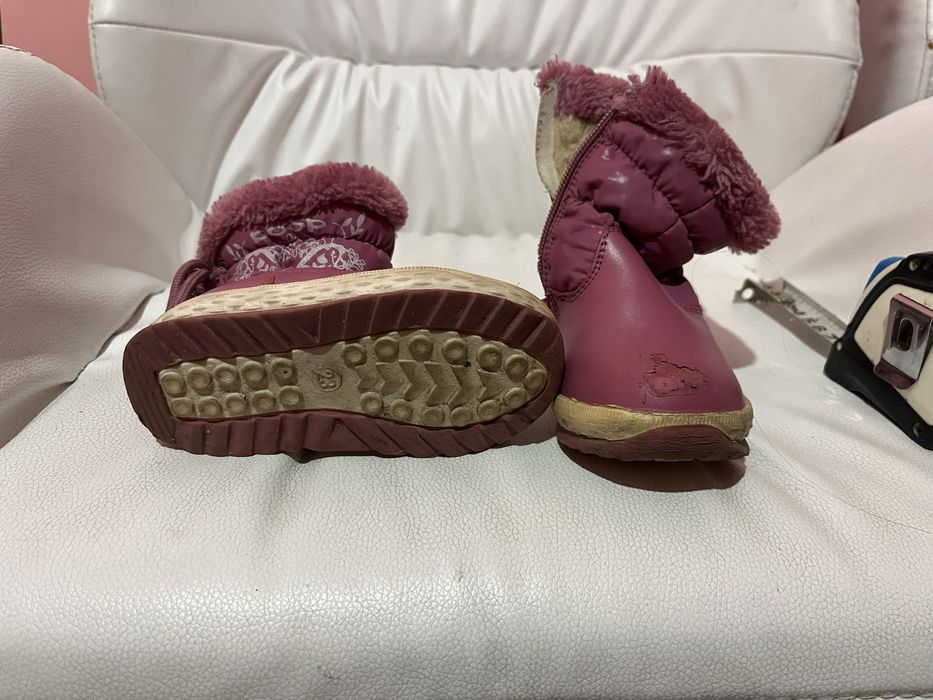 Взуття для дівчинки