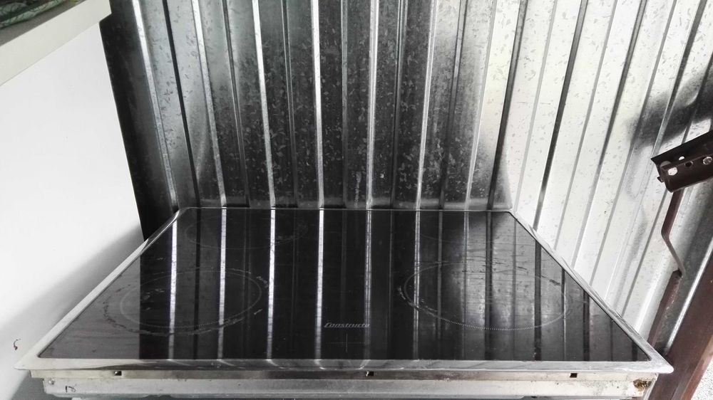 Piekarnik elektryczny do zabudowy niemieckiej marki Constructa, 230V