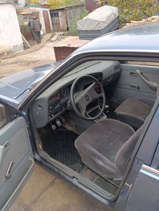 продам Opel Ascona в хорошем состоянии