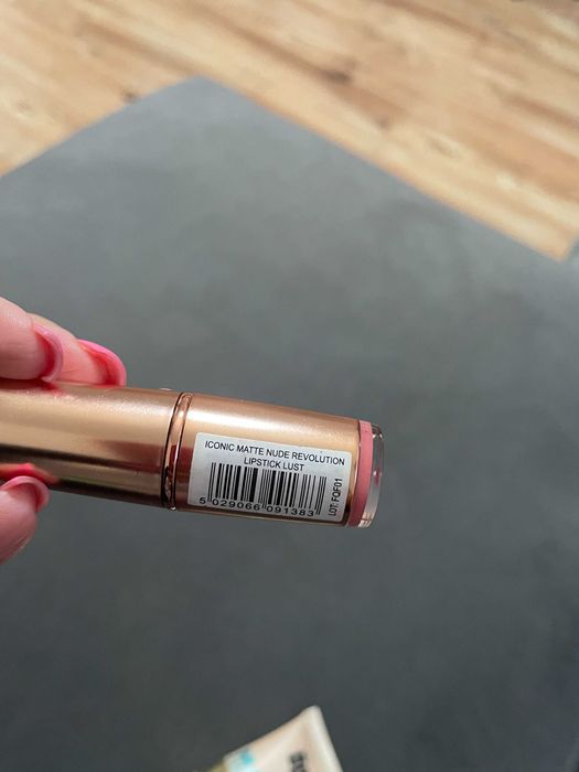 Revolution szminka Lust Iconic Matte Nude