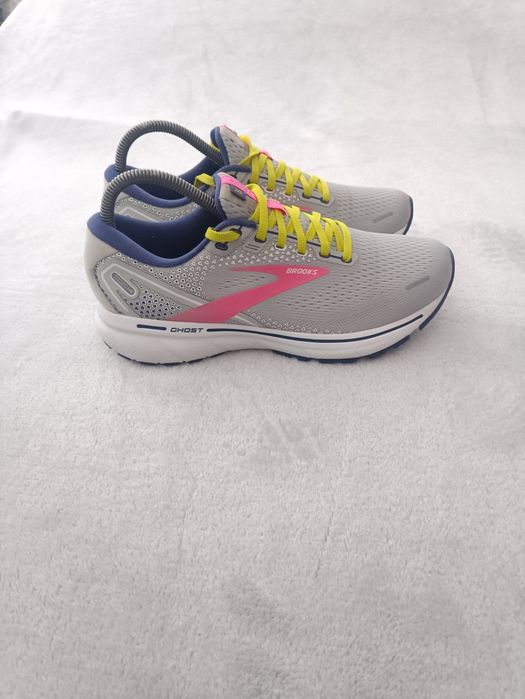 Женские кроссовки беговые Brooks р40.5