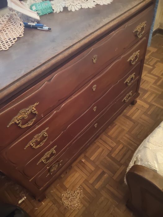Móveis de madeira para quarto, Armário, cama, mesinha e cómoda