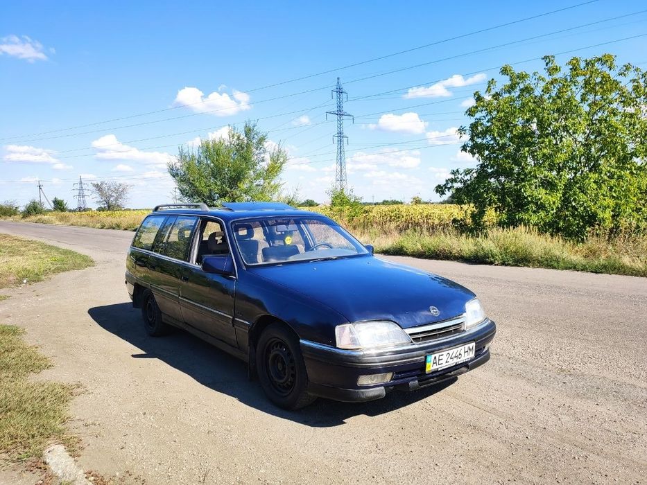 продам opel karavan мотор 2 литра инжектор