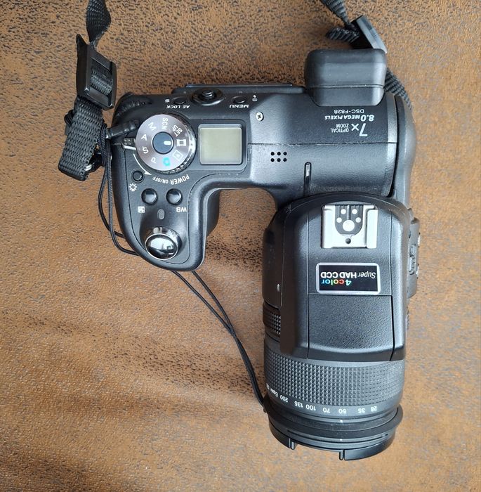 Sony Cyber-shot DSC-F828 para Peças ou Reparação + Acessórios Originais
