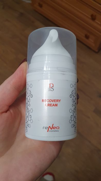 відновлюючий тонізуючий крем для обличчя Derma Series Recovery Cream об’ємом 50 мл (виробництво Франція).