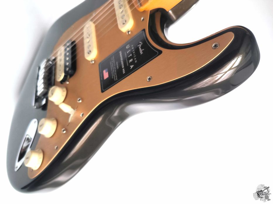 Fender® American Ultra Stratocaster® HSS '2023 Texas Tea w/case