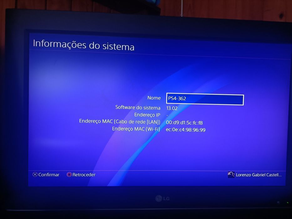 PlayStation 4 + comando + 2 jogos