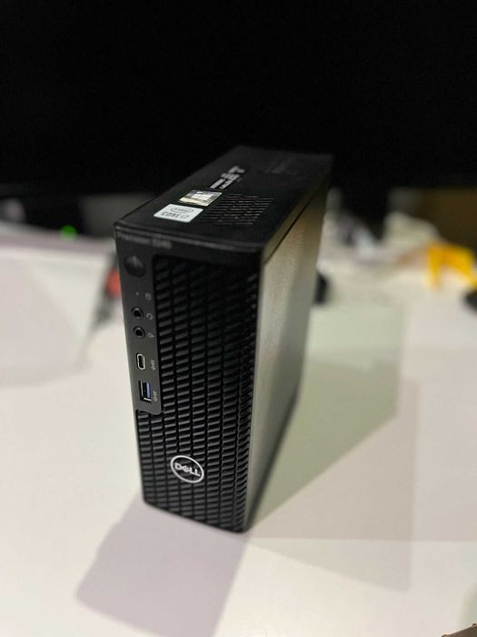 Dell Precision 3240 Intel i7-10700 Nvidia Quadro P1000 16GB RAM 500 GB
