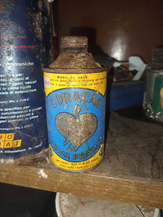 Latas antigas (tintas, oleo, etc.)