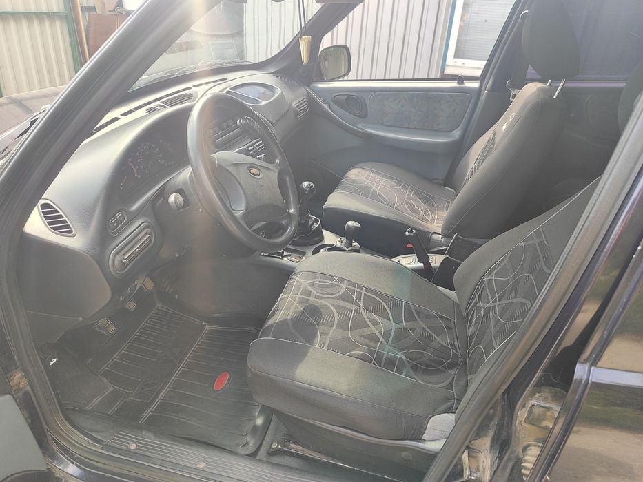 Chevrolet Niva 2004