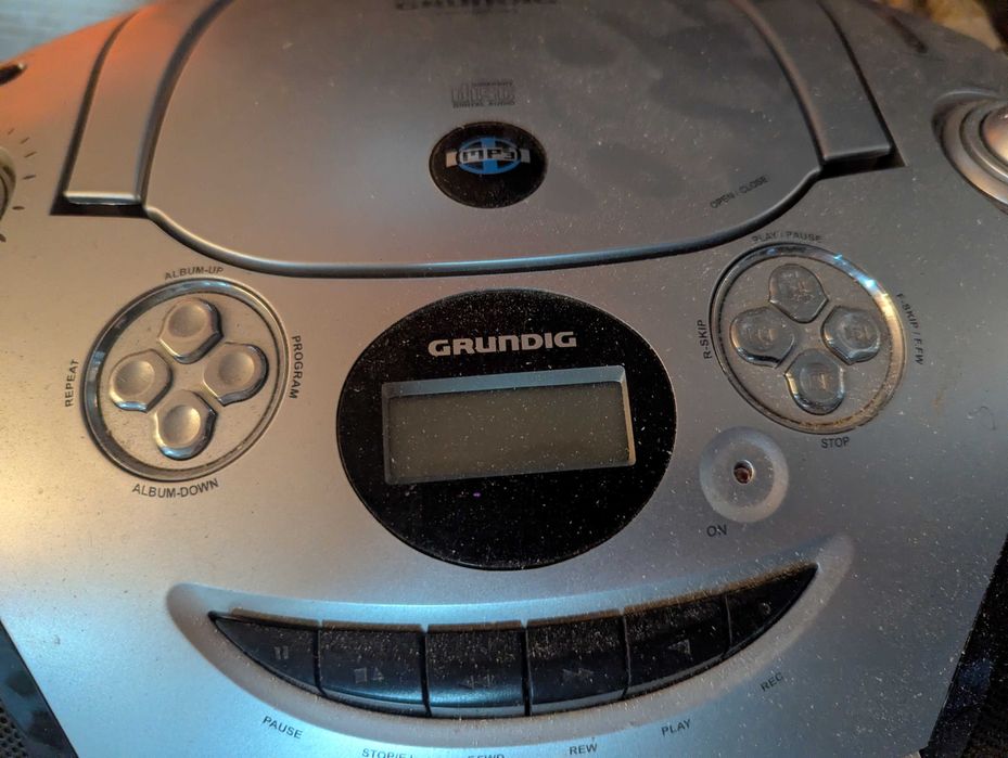 Boombox leitor de CD portátil Grundig RRCD 3400 MP3 radio USB