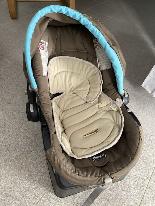 Ofereço Ovo Chicco com suporte para carro